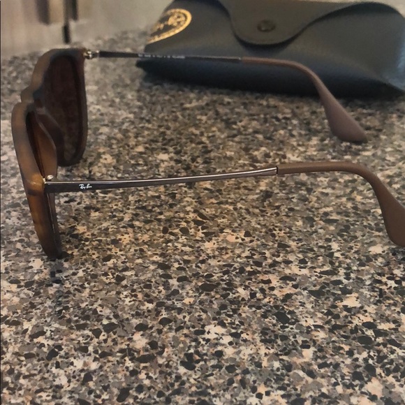Erika Rayban Polarized tortoise - Picture 2 of 5